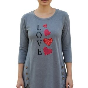 NWT True Self  Stylish Gray (Top) Tunic with Red Heart Accents Sz L